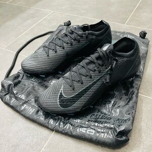 Nike Mercurial Vapor 16 Elite FG soccer cleats.